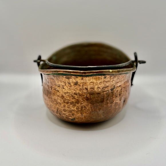 Antique Hammered Copper Pot  9.5" - Picture 2 of 9